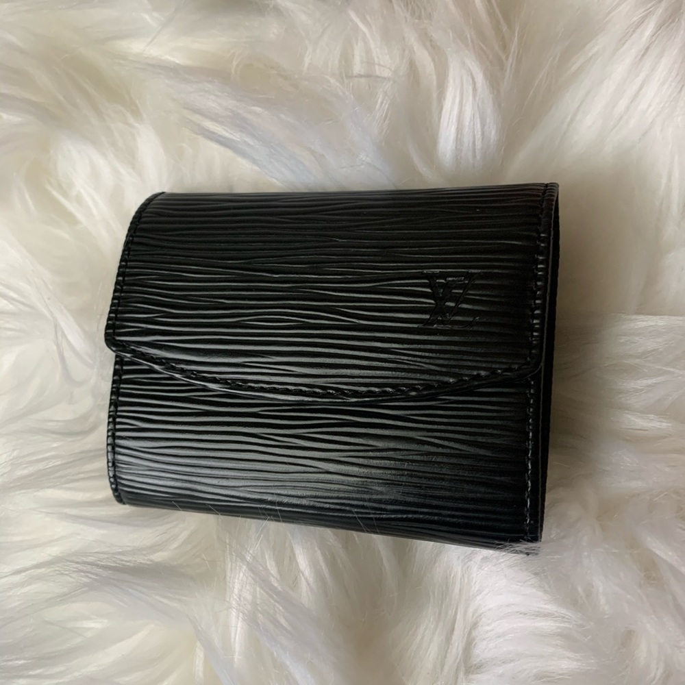 Authentic Louis Vuitton Epi Leather Wallet
